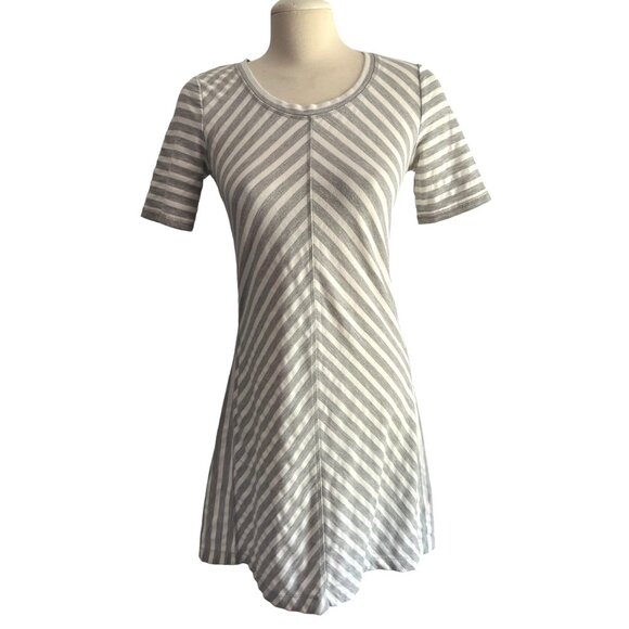T by Talbots Striped A Line Dress Sz Small Petite Womens Short Sleeve Gray & Whi - Picture 4 of 16
